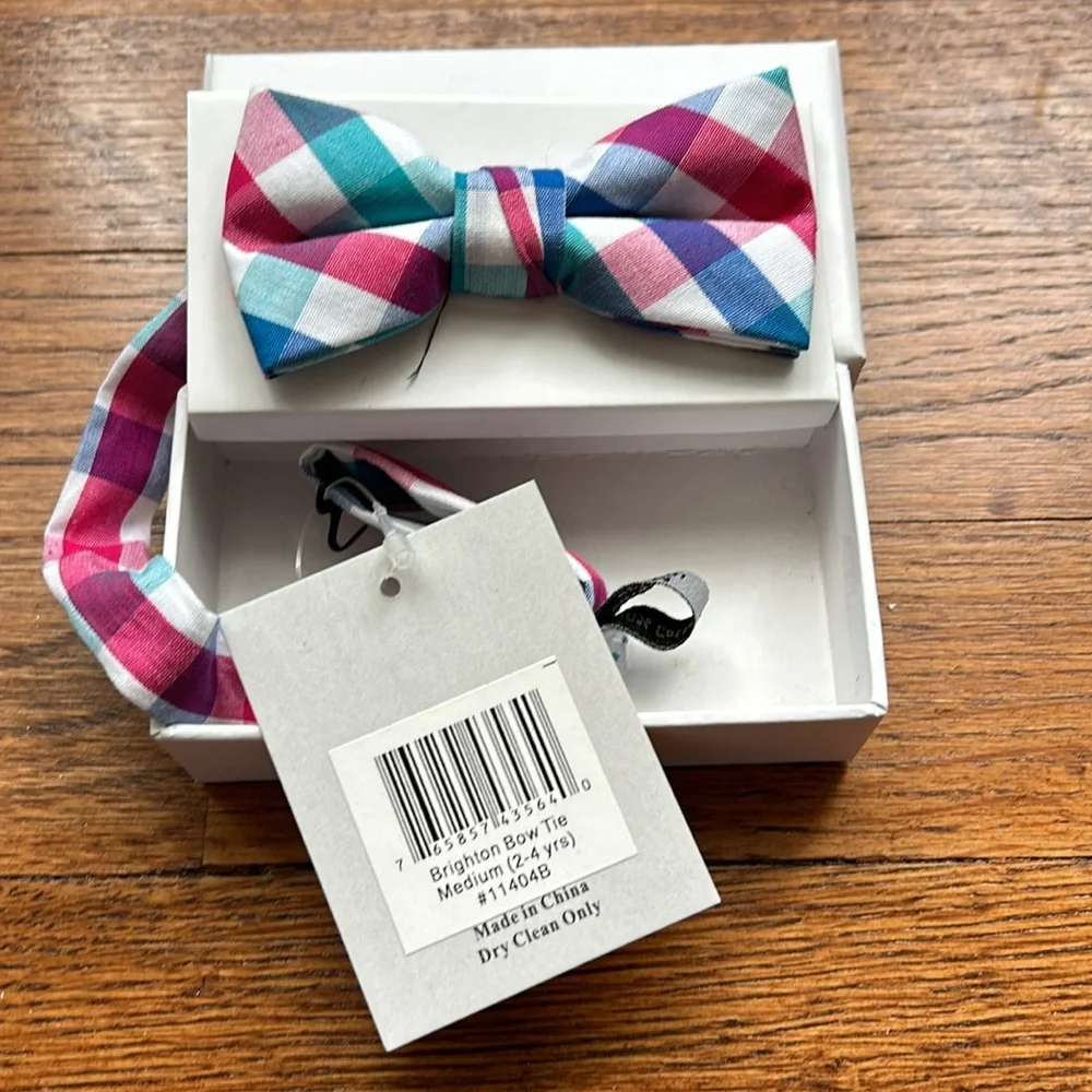 Urban Sunday Boys bow tie , new with tags , size 2-4 years
